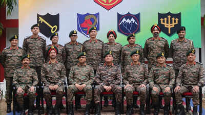 Army general dheeraj seths visit to central command hq.jpg