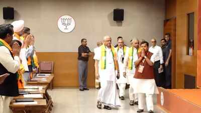Bjp passes resolution condemning congress decision to sing only two stanzas of vande mataram.jpg