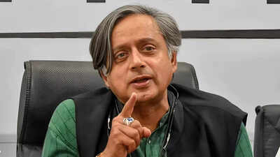 Congress mp shashi tharoor.jpg