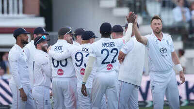England beat pakistan.jpg