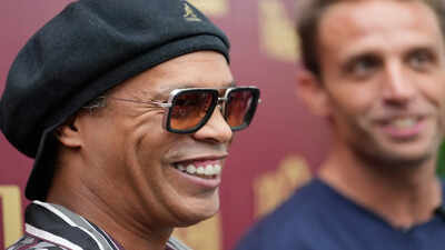 Italy ronaldinho soccer.jpg