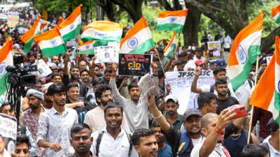 Jharkhand exam stir enters 23rd day students to burn effigies of cm rahul gandhi photo credit pti.jp .png
