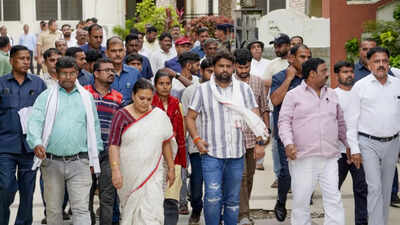 Jharkhand govt holds talks with students over protests in ranchi.jpg