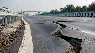 Kanpur lucknow expressway.jpg