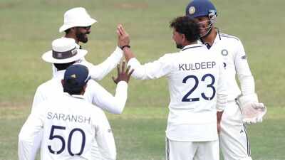 Kuldeep yadav ravindra jadeja.jpg