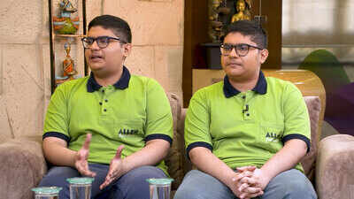 Mahroof ahmed khan and masroor ahmed khan.jpg