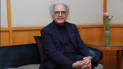 Professor rohit deshpande.jpg