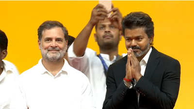 Rahul gandhi and joseph vijay.jpg