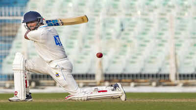 Ranji trophy bengal vs gujarat.jpg