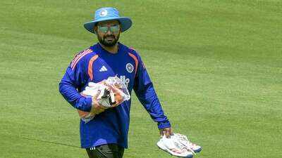 Rishabh pant 1808 pti.jpg