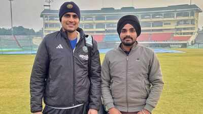 Shubman gill with kirandeep singh.jpg