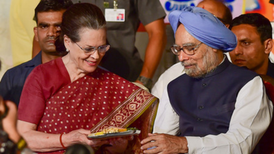 Sonia gandhi with former pm manmohan singh pti file photo.jpg
