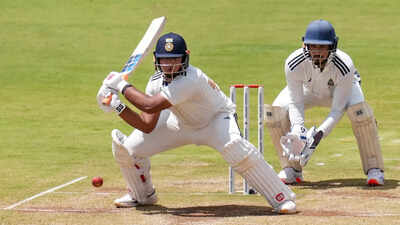 1789886173 duleep trophy semi final 1 day three.jpg