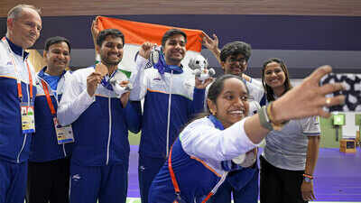 1789999974 india at asian games.jpg