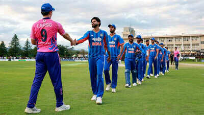 1790073104 team india.jpg
