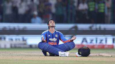 Abhishek yoga 1709 s.jpg