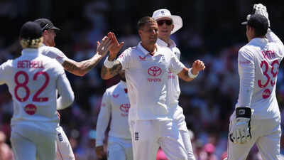 Australia england cricket.jpg