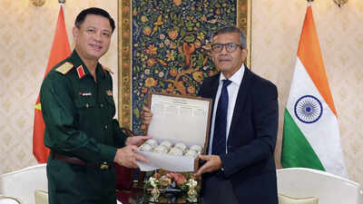 Defence secretary rajesh kumar singh meeting deputy minister of national defence of vietnam senior l.jpeg