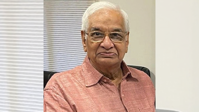 Former bombay high court judge rc chavan.jpg