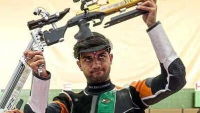 Himanshu dhillon.jpg