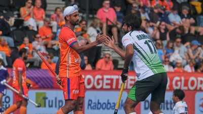 India pakistan hockey.jpg