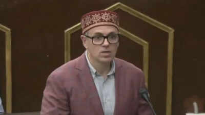 Jk cm omar abdullah has called on the centre to restore statehood.jpg