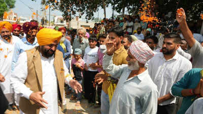 Punjab cm launches door to door election campaign.jpg