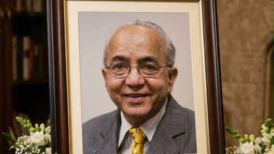 Rakesh mehta former delhi chief secretary.jpg