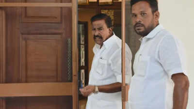 Tamil nadu dvac searchs former minister kn nehrus residence in tiruchirappalli.jpg