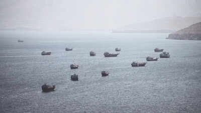 Tehran to present temporary hormuz shipping plan to gulf nations today.jpg