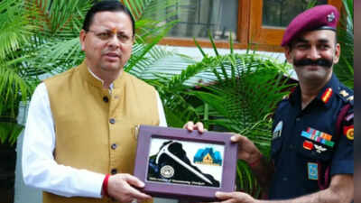 Uttarakhand cm dhami flags off 4 successful nim mountaineering expeditions lauds climbers courage an.jpeg