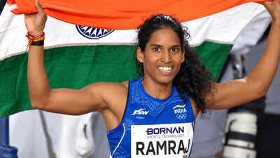 Vithya ramraj celebrates asian games bronze.jpg