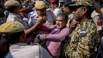 1792435349 protest in delhi.jpg