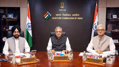 1793032649 cec gyanesh kumar ec sukhbir singh sandhu ec dr vivek joshi.jpg
