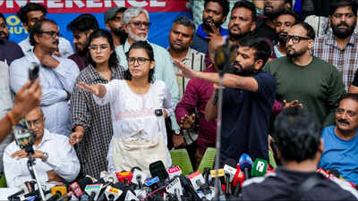Abhijeet dipke and prominent public figures address media on anti cec protests.jpg