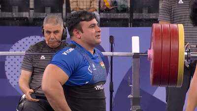 Ashok paralifting 2010 s.jpg