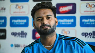 Cricketer rishabh pant.jpg