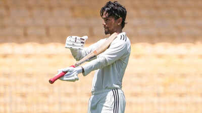 Duleep trophy final east vs south day 2.jpg