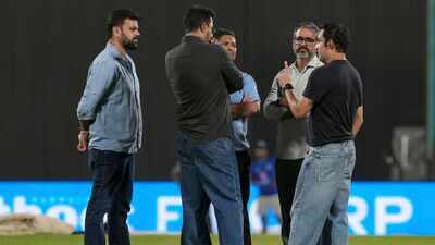Gautam gambhir rp singh pragyan ojha ajay ratra ss das.jpg