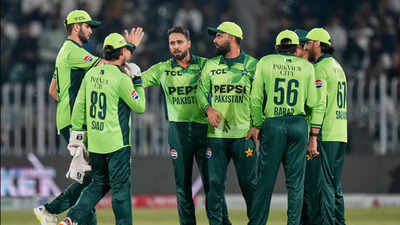 Pakistan tri series cricket.jpg