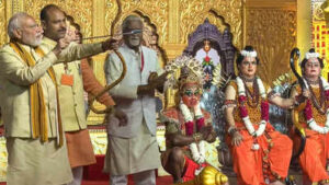 Pm modi takes part in dussehra festival in delhi.jpg