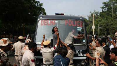 Protesters during agitation in delhi against sir.jpg