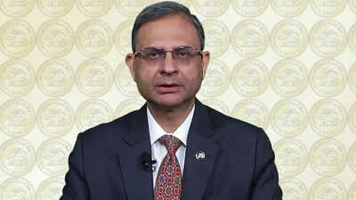 Rbi guv on rupee.jpg