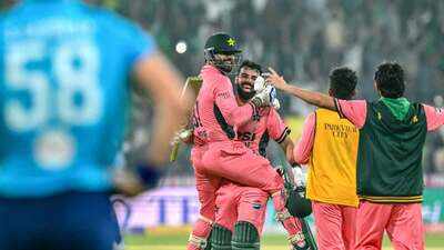 Shadab rauf 2610 afp.jpg