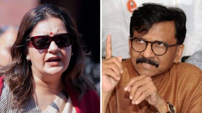 Shiv sena ubt leader priyanka chaturvedi and sanjay raut.jpg