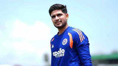 Shubman gill 1610 s.jpg