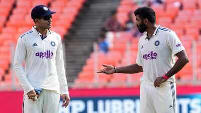 Shubman gill jasprit bumrah.jpg